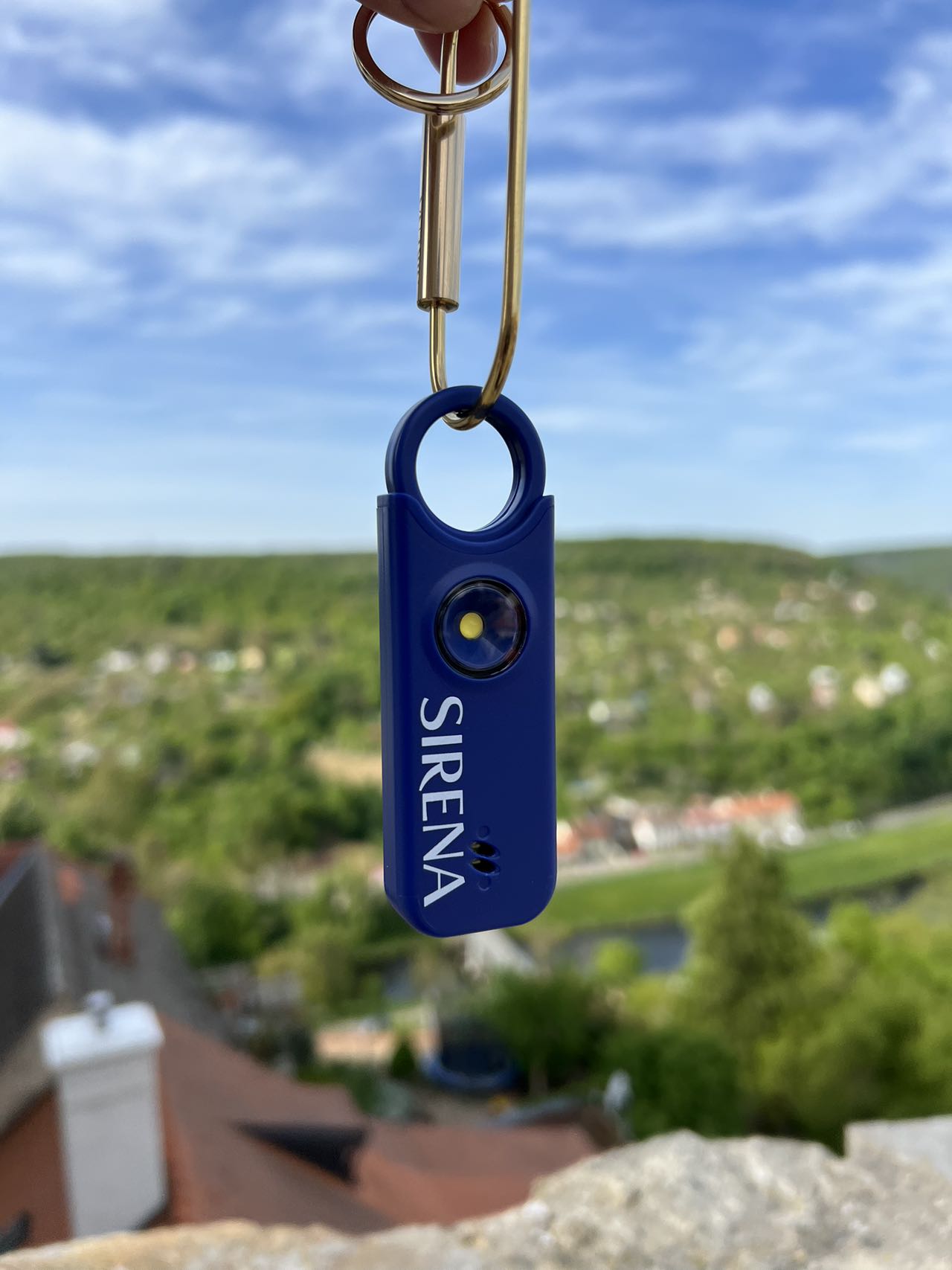 Navy Blue s mosaznou klíčenkou
